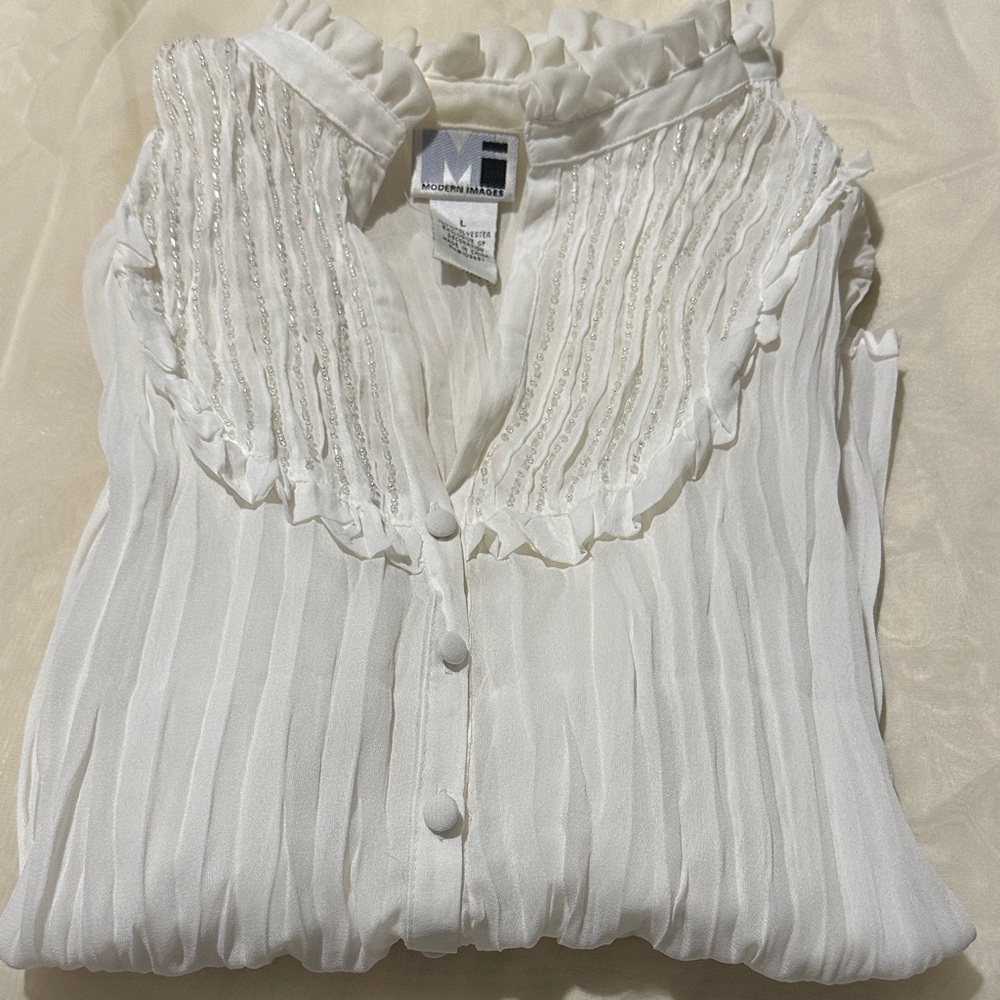 Chic White Pleated/ Frill Ling Sleeve Blouse Size L